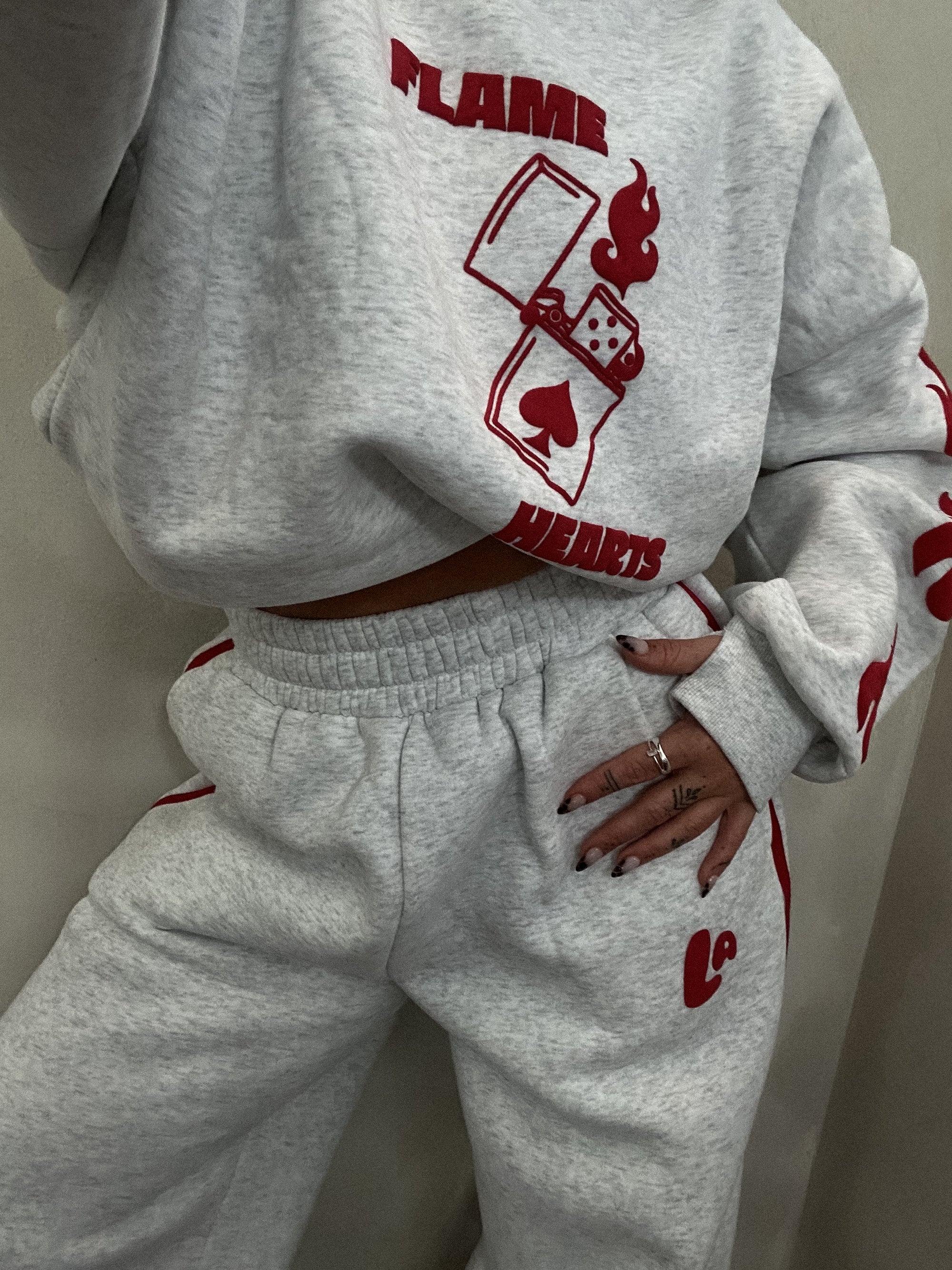 FLAME HEART SWEATER - GREY