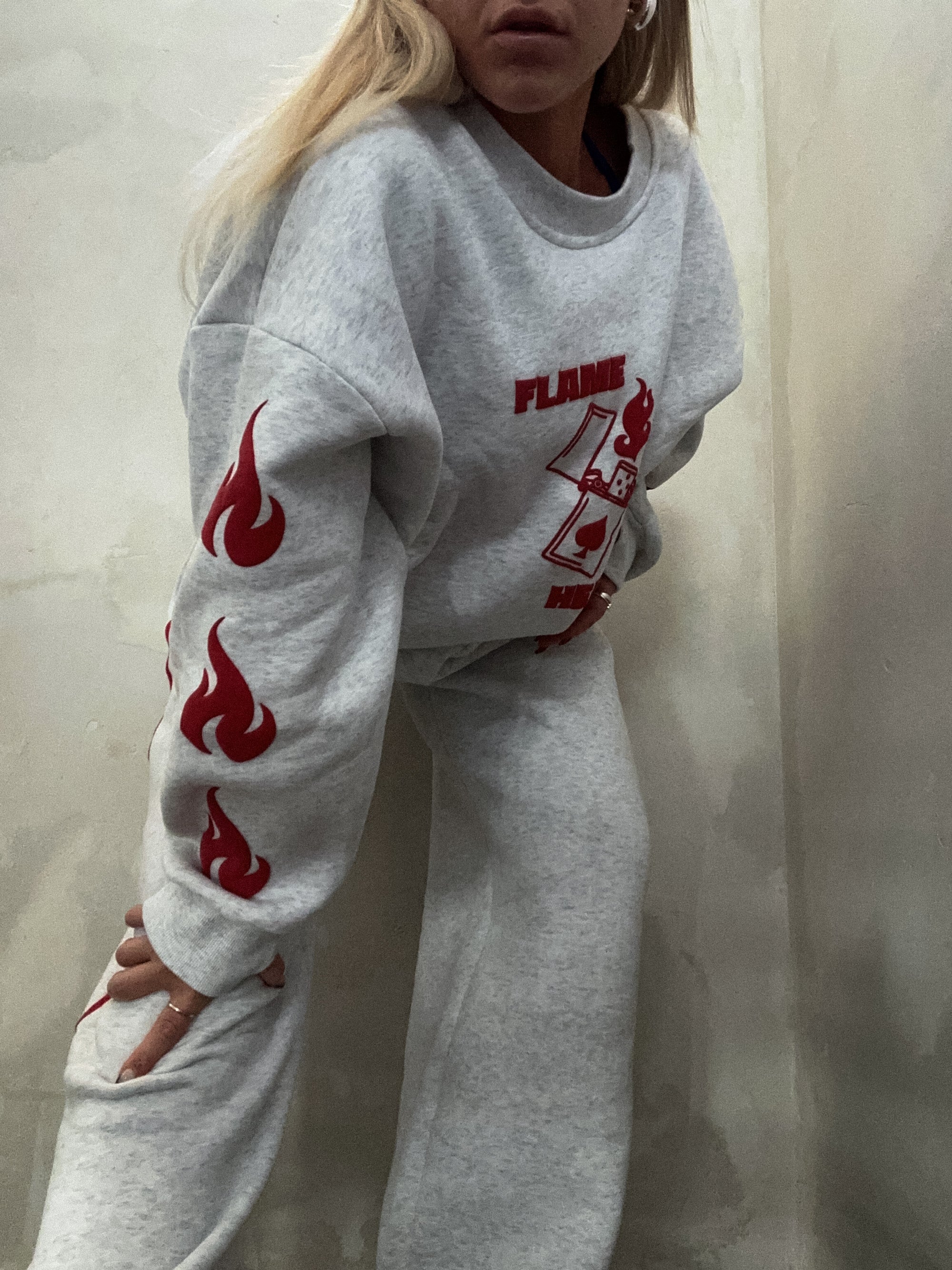 FLAME HEART SWEATER - GREY